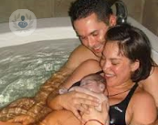  Una buena atención al parto será primordial en la comodidad y tranquilidad de la madre. Conoce cómo se lleva a cabo el parto en el agua en este artículo.