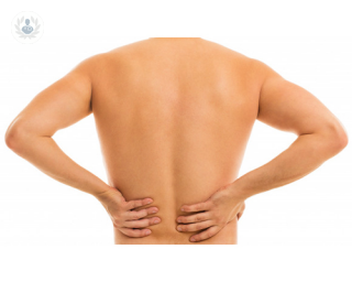 dolor de espalda hombre ergonomia top doctors