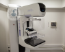 Las mamografías digitales permiten una mejor visualización y emiten menos radiación