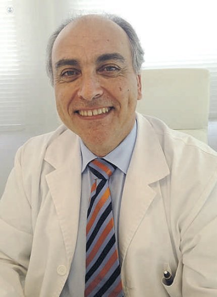Dr. Daniel Samper