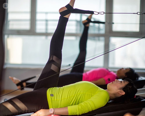 El pilates terapéutico permite mejorar la postura, equilibrio y musculatura corporal - Top Doctors
