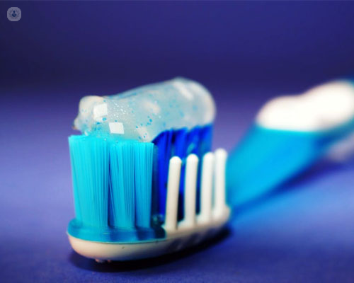 Cepillarse los dientes y hacerlo bien es muy importante para una buena salud bucal - Top Doctors