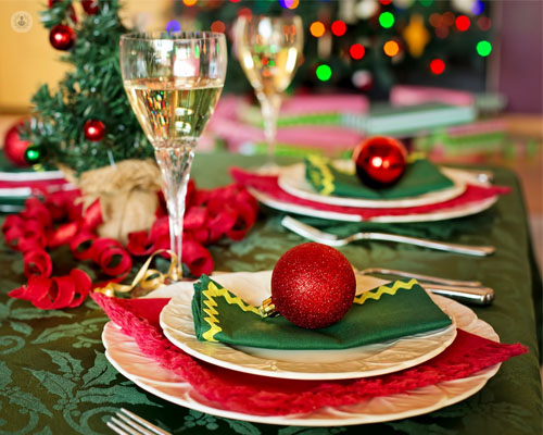 Las comidas copiosas y con largas sobremesas son típicas en Navidad