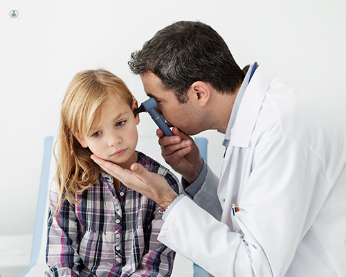 Las patologías de oído en niños son frecuentes y si no se tratan pueden derivar en sordera. El Dr. Saga ayuda a detectarlos.