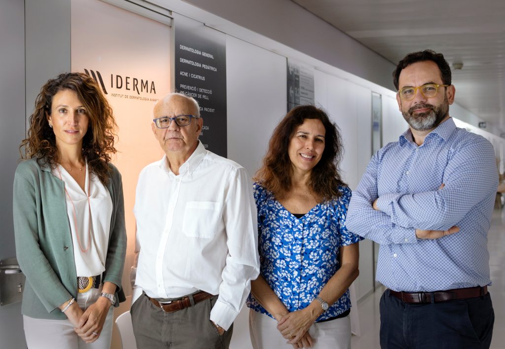 El equipo de IDERMA, especialistas en cáncer de piel (de izquierda a derecha) la Dra. Gemma Màrquez, el Dr. Antonio Vilalta, la Dra. Valeria Borges y el Dr. Josep González Castro.