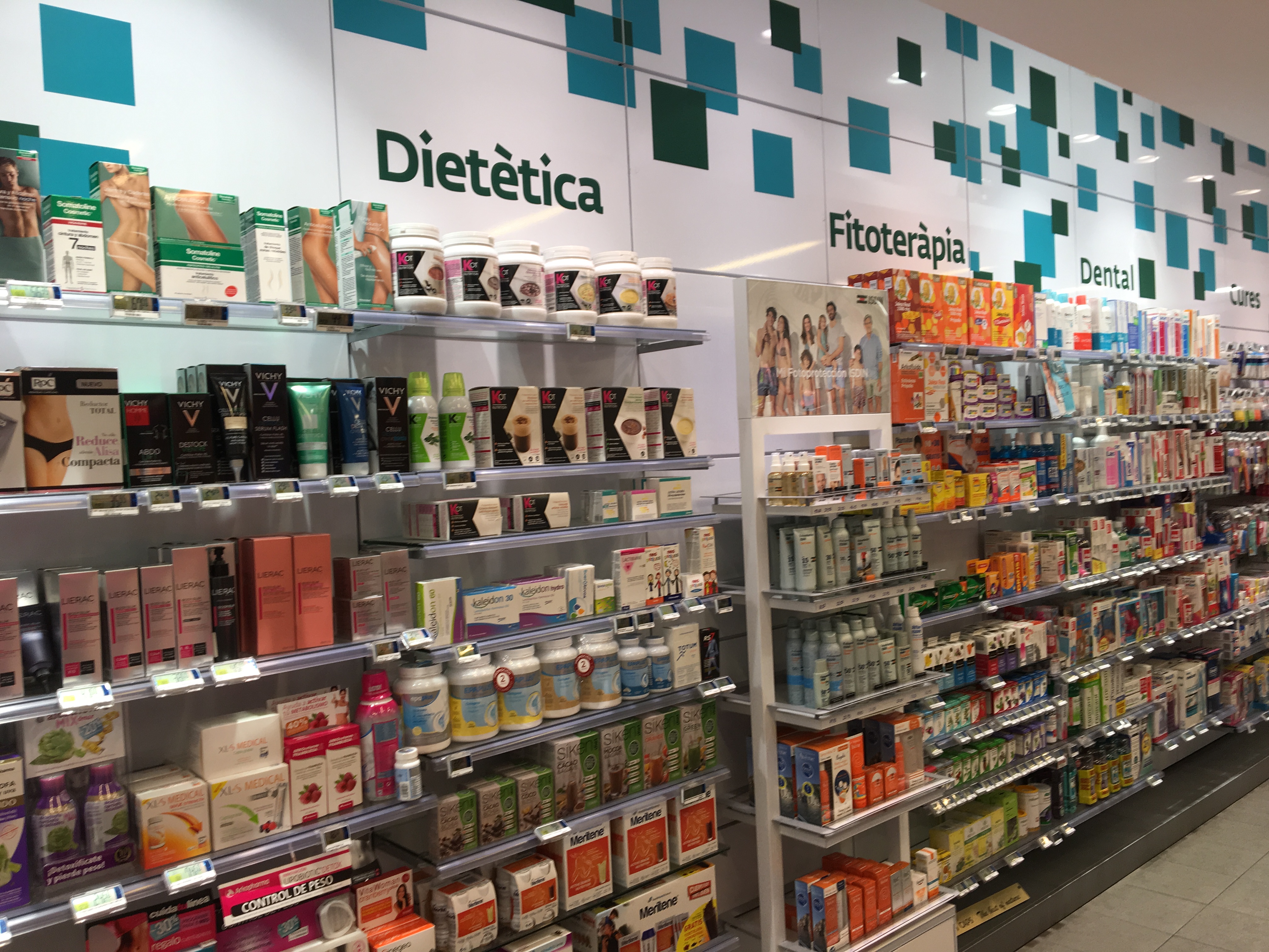 Farmacia Forés