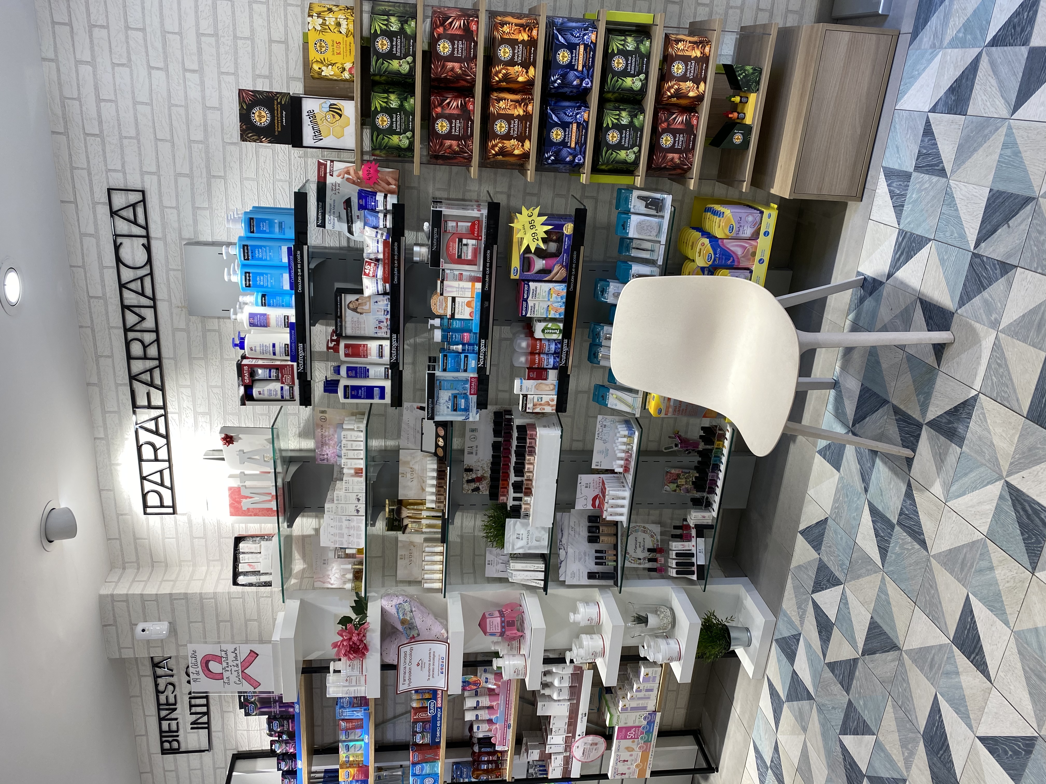 Farmacia Juan de Austria, 1