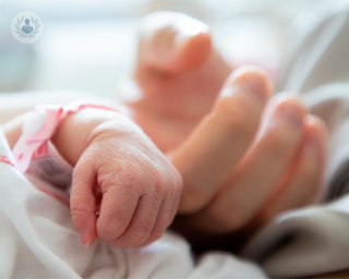 La estancia del recién nacido se basa en la evolución de la patología que justifique el ingreso