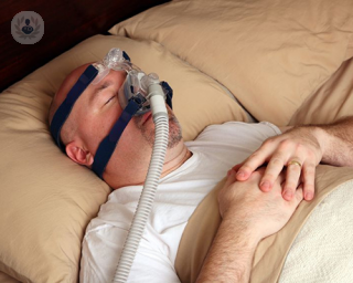 El CPAP es un dispositivo mecánico que se utiliza para tratar la apnea durante el sueño