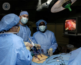 El Dr. Pérez - Castro Ellendt explica en este artículo qué es la cirugía laparoscópica en urología y cuáles son sus beneficios.