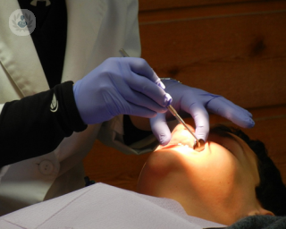 La doctora Ana Molina presenta una nueva técnica que permite acortar el tiempo habitual de un tratamiento de ortodoncia.