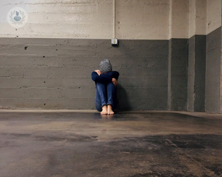 El suicidio constituye un acto de desesperación por la persona. En el caso de los adolescentes que no ven otra salida la psicoterapia con intervención familiar y la administración de pautas puede ayudar a su prevención.