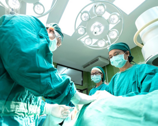 El Dr. Alvarez Castelo nos habla sobre laparoscopia, una cirugia muy poco incisiva y sus aplicaciones en urología