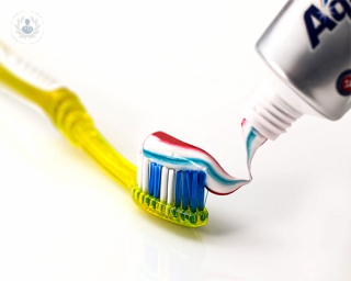 Una buena higiene bucodental no consiste en cepillarse los dientes rápidamente, sino en prestar atención en hacerlo bien