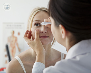 chica oftalmologo glaucoma top doctors factores de riesgo