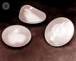 Los implantes de mama con chip se recomiendan en casos de hipoplasia