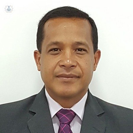 Dr. Carlos Valencia Calderón