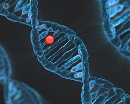 Primer plano de una ilustración de una secuencia genetica - gen fibrosis quistica | by Top Doctors