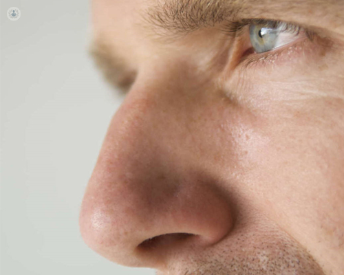 Cómo y por que se deben lavar las fosas nasales? – How and why should I  rinse my nose ? – Laringología y Trastornos de la Voz